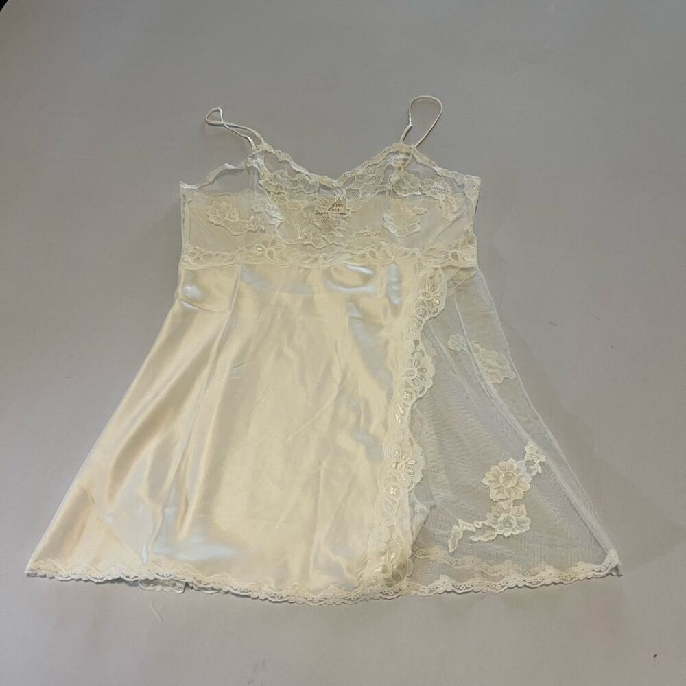 Vintage Gold label Victoria Secret ivory white night gown L